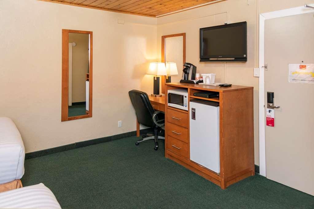 Econo Lodge Inn & Suites Medicine Hat Habitación foto