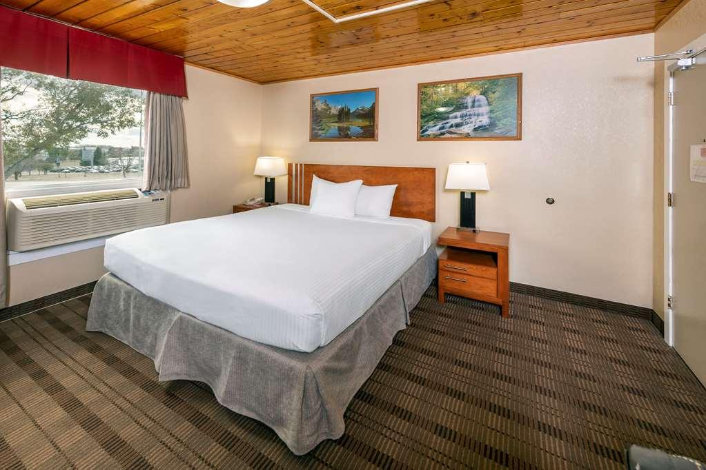 Econo Lodge Inn & Suites Medicine Hat Habitación foto