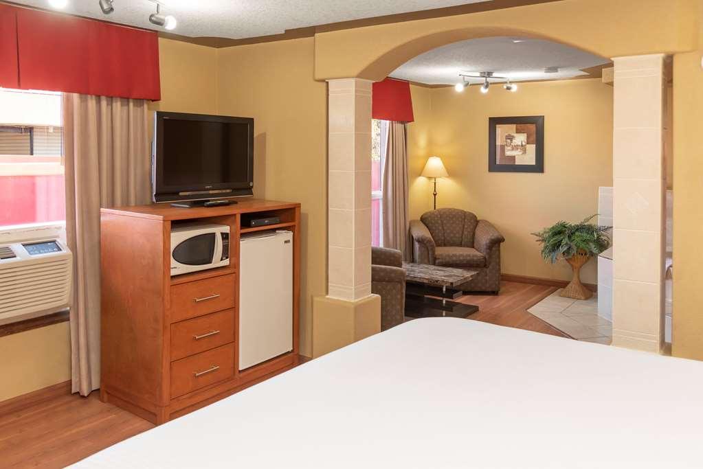 Econo Lodge Inn & Suites Medicine Hat Habitación foto